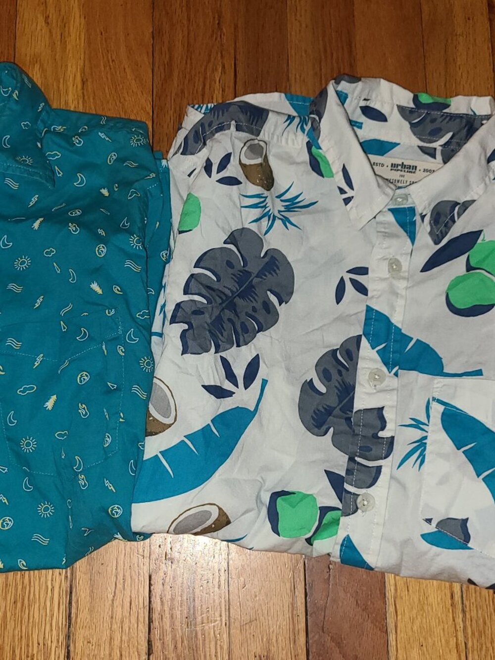 Urban Pipeline Men's Button down shirts size Small